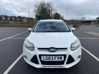 Begagnad Ford Focus Zetec 2013 Vit Kombi