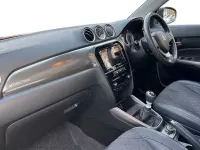 Used Suzuki Vitara SZ5 129 HP (94 kW) 2022 Solar yellow / cosmic black SUV