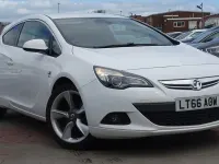 Usado Vauxhall Astra GTC SRi 136 HP (100 kW) 2016 Branco Coupé