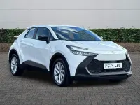 Used Toyota C-HR 140 HP (102 kW) 2024 White SUV