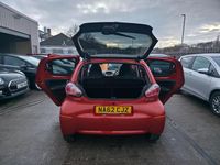 Begagnad Toyota Aygo 2012 Orange Halvkombi