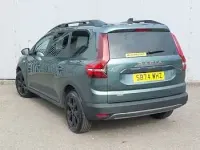 Second-hand Dacia Jogger Extreme 140 CP (102 kW) 2025 Verde Monovolum