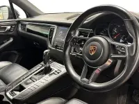 Begagnad Porsche Macan 252 HK (185 kW) 2018 Svart SUV