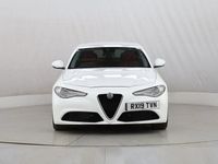 Used Alfa Romeo Giulia Saloon 150 HP (110 kW) 2019 White Sedan