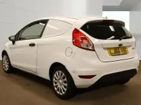 Używany Ford Fiesta 75 KM (55 kW) 2016 Biały Hatchback