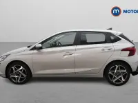 Używany Hyundai i20 Ultimate 101 KM (74 kW) 2025 Szary Hatchback