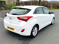 Used Hyundai i30 SE 110 HP (80 kW) 2016 White Hatchback