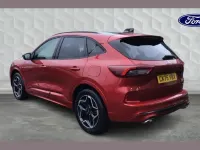 Usado Ford Kuga ST-Line X 183 HP (134 kW) 2025 Vermelho SUV