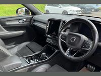 Used Volvo XC40 R-Design Pro 197 HP (144 kW) 2020 Fusion red SUV