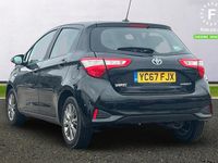 Used Toyota Yaris Hybrid 100 HP (73 kW) 2017 Black Hatchback