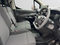 New Vauxhall Combo 101 HP (74 kW) 2025 White MPV