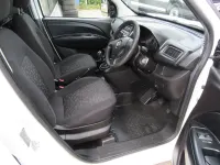 Second-hand Vauxhall Combo 105 CP (77 kW) 2014 Alb Monovolum