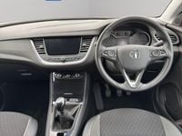Used Vauxhall Grandland X Sport 120 HP (88 kW) 2018 Red SUV