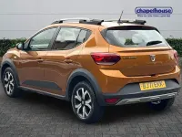 Begagnad Dacia Sandero Prestige 2021 Orange Minibuss