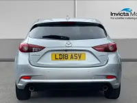 Begagnad Mazda 3 Inclusive 2018 Silver Halvkombi