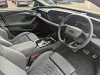 Begagnad Audi A6 e-tron Performance 280 kW (381 HK) 2025 Blå Kombi