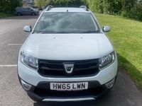 Begagnad Dacia Sandero Ambiance 90 HK (66 kW) 2015 Vit Halvkombi