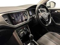 Used VW T-Roc SE 115 HP (84 kW) 2020 Pure white SUV