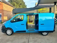 Used Vauxhall Vivaro 120 HP (88 kW) 2015 Blue