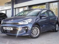 Usado Kia Rio 83 HP (61 kW) 2017 Azul Citadino