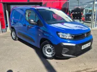 Nouă Vauxhall Combo S 101 CP (74 kW) 2025 Albastru Monovolum
