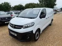 Used Vauxhall Vivaro S 150 HP (110 kW) 2020 White MPV