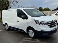 Begagnad Renault Trafic Business 2023 Vit Minibuss