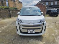 Begagnad Toyota Noah 2024 Vit Minibuss