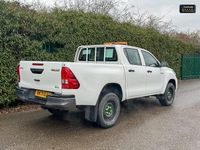Used Toyota HiLux Active 150 HP (110 kW) 2021 White Pickup