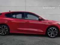 Used Ford Focus ST-Line X 125 HP (91 kW) 2021 Red Hatchback