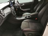 Used Mercedes GLA200 AMG line 156 HP (114 kW) 2019 White SUV