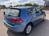 Used VW Golf VII SE 105 HP (77 kW) 2014 Blue Hatchback