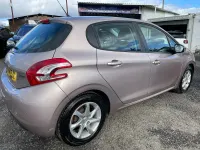 Used Peugeot 208 Active 82 HP (60 kW) 2014 Pink Hatchback