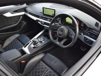 Used Audi A4 Comfort 354 HP (260 kW) 2018 White Sedan