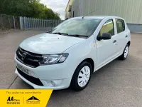 Used Dacia Sandero Ambiance 75 HP (55 kW) 2015 White Hatchback