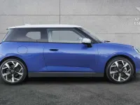 Używany Mini Cooper SE Hatch 158 kW (215 KM) 2024 Niebieski Hatchback