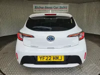 Used Toyota Corolla 120 HP (88 kW) 2022 White Hatchback