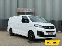 Usado Vauxhall Vivaro S 145 HP (106 kW) 2023 Branco Monovolume