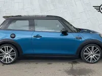 Begagnad Mini Cooper S Exclusive 176 HK (129 kW) 2022 Blå Halvkombi