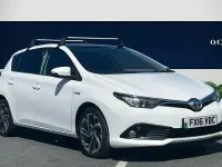 Used Toyota Auris Hybrid Design 2016 White Hatchback