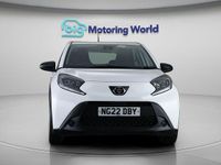 Used Toyota Aygo X PURE 71 HP (52 kW) 2022 White SUV