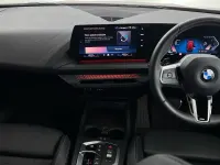 Begagnad BMW 120 M Sport 2025 Röd Halvkombi