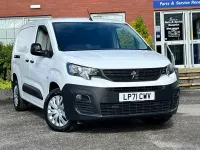 Used Peugeot Partner Premium 100 HP (73 kW) 2022 White MPV