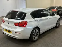 Begagnad BMW 120 Sport Line 2017 Vit Halvkombi