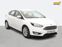 Begagnad Ford Focus Titanium 125 HK (91 kW) 2016 Vit Halvkombi