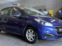 Gebraucht Peugeot 208 Active 82 PS (60 kW) 2015 Blau Kleinwagen