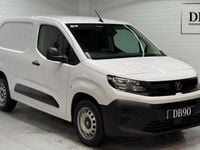 Used Vauxhall Combo S 101 HP (74 kW) 2024 White MPV