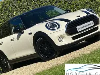Używany Mini Cooper Hatch 136 KM (100 kW) 2018 Biały Hatchback