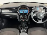 Used Mini Cooper Classic 134 HP (98 kW) 2024 Green Hatchback