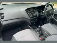 Used Hyundai i20 SE 83 HP (61 kW) 2017 White Hatchback